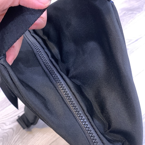 NWT Tommy Hilfiger men/women’s backpack - Picture 9 of 14